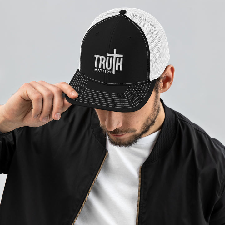 Christian Hat Truth Matters Trucker Trucker Hat Black / White